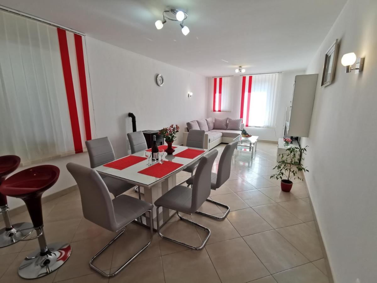 Parun Apartment Pula Exterior photo