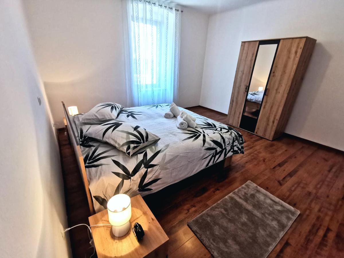 Parun Apartment Pula Exterior photo