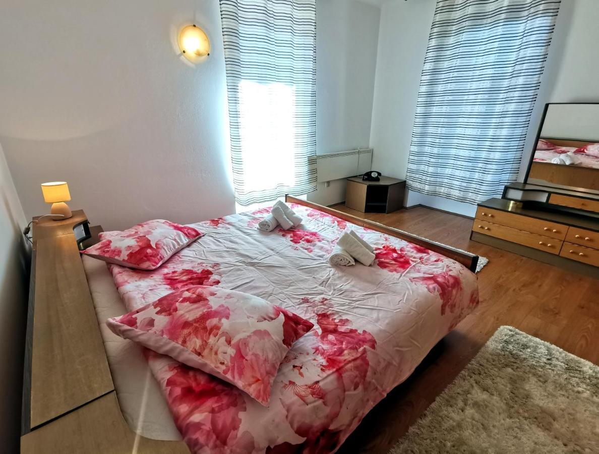 Parun Apartment Pula Exterior photo