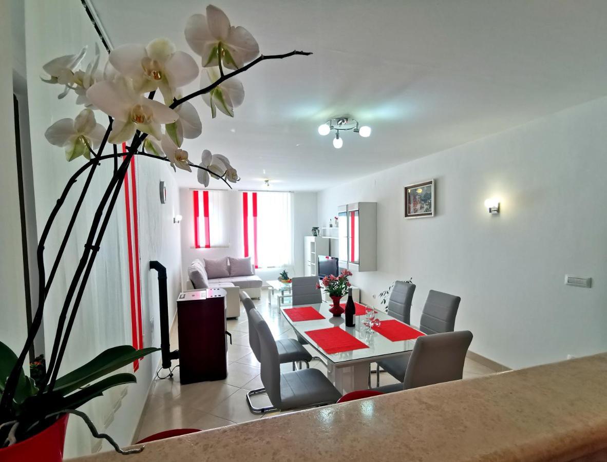 Parun Apartment Pula Exterior photo